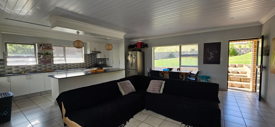 2 Bedroom Property for Sale in Fraaiuitsig Western Cape